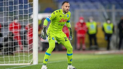 David ospina ramírez is a colombian professional footballer who plays as a goalkeeper for serie a club napoli and the colombia national team. Calcio, Serie A. Napoli, si ferma Ospina: il portiere ...