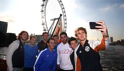Der zuvor unbekannte russe unterliegt bei den australian open beim duell um den einzug ins endspiel. ATP-Finals: Wann spielt Alexander "Sascha" Zverev gegen ...