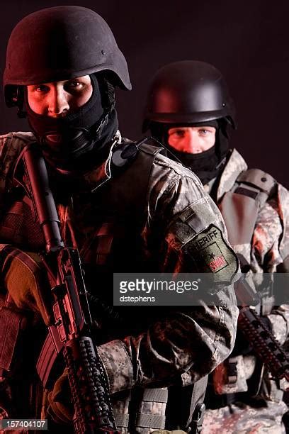 Swat Team In Action Photos And Premium High Res Pictures Getty Images
