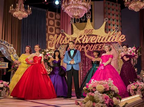 Riverdale Episode Photos Show The Miss Riverdale Teen Queen Pageant