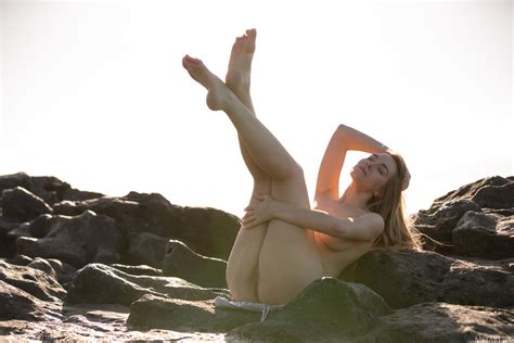 Cute Teen Ryana Gets Naked On The Beach Metartpeaceful Momentryana