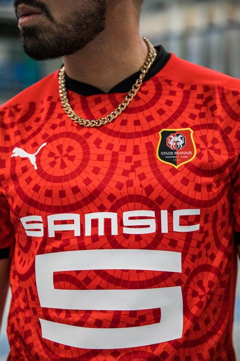 Et c'est le psg qui pourrait en profiter. Puma dévoile les maillots 2020-2021 du Stade Rennais