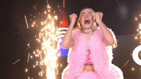 Search, discover and share your favorite emma wortelboer gifs. Hysterische Emma Wortelboer gaat wederom hele internet ...