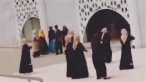Viral Emak Emak Joget Di Masjid Al Jabbar Warganet Sinis Pasti Mau Di