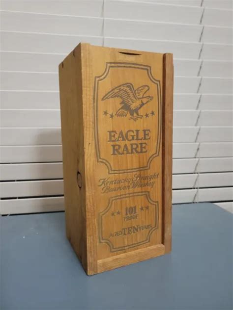 Vintage Eagle Rare Kentucky Straight Bourbon Whiskey 101 Proof Wood Box