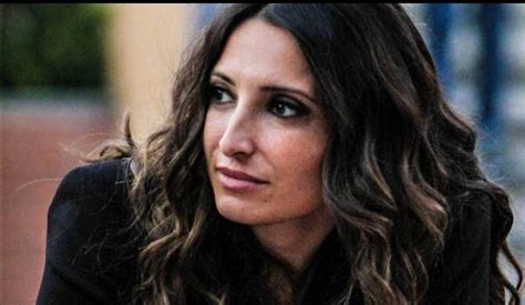Daniela d'angelo est une beauté dominante capturée. Pastorano, Daniela D'Angelo rinuncia all'indennità da ...