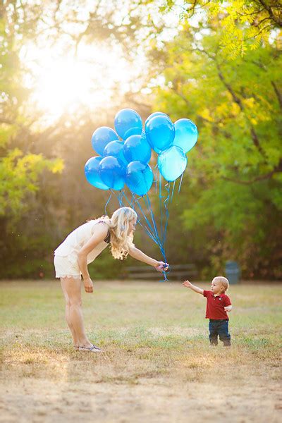 It is really a great idea to do a fancy photo shoot on 1st birthday. Tracking LB (Little Boy)!: Landon is One Photo Shoot