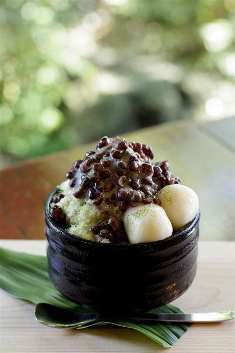uji kintoki kakigōri kakigori is a japanese shaved ice dessert flavored with syrup and