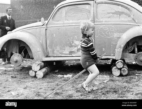 Der Siebziger Jahre Schwarz Weiß Foto Menschen Kinder Kleiner