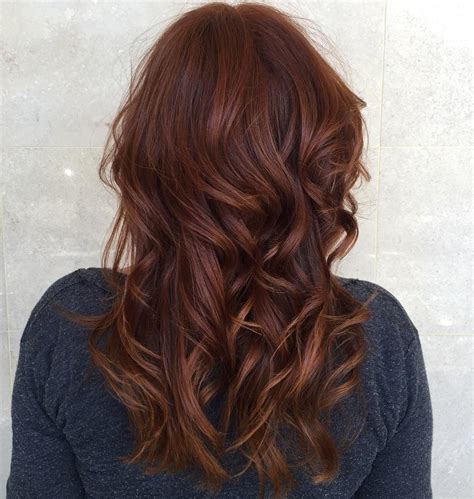 While both chestnut and auburn feature red undertones, the former finds itself on the colder end of the colour spectrum. 60 Auburn Hair Colors to Emphasize Your Individuality