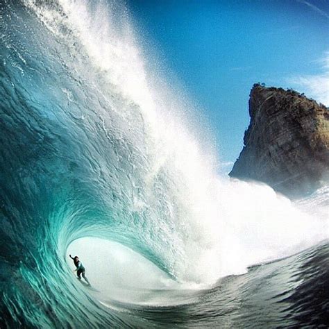Mavericks beach this beach was named in 1961 in honor of maverick, a dog belonging to alex matienzo's roommate. a surfer from Santa Cruz, California | Surfing waves, Kite ...