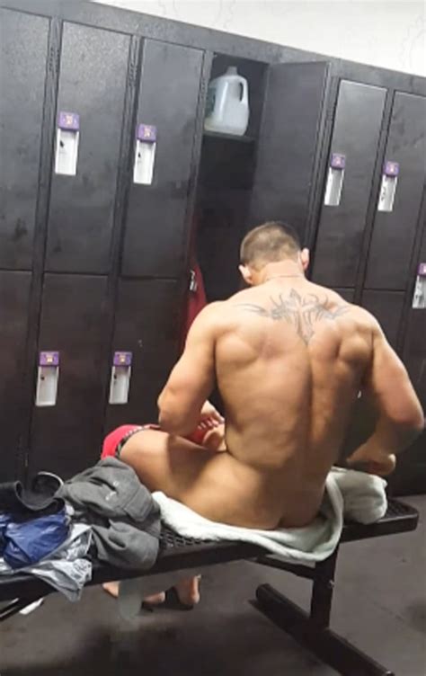 Bodybuilder Caught Naked In Lockerroom Spycamfromguys Hidden Cams