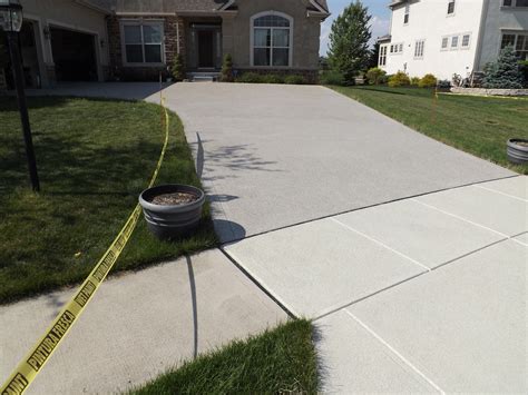 Concrete Driveway Repair Columbus, Ohio - Driveway Sealing