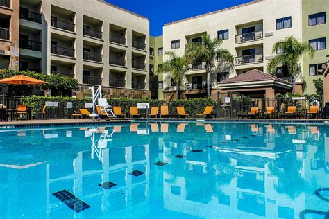Courtyard By Marriott San Diego Central Pool Pictures And Reviews