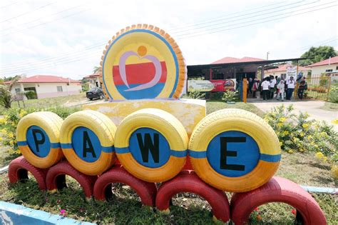Pelbagai aktiviti dijalankan bagi mengisi masa warga emas di pusat aktiviti warga emas (pawe) secara produktif dan dapat memberi manfaat kepada warga emas itu sendiri, antaranya ; Manfaat pusat sehenti untuk warga emas | Keluarga | Berita ...