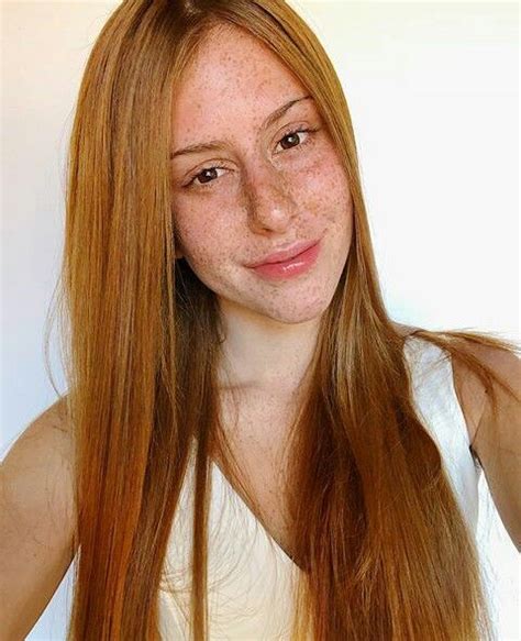 Pretty Redhead Redhead Girl Women With Freckles Reddish Brown Hair Beautiful Freckles