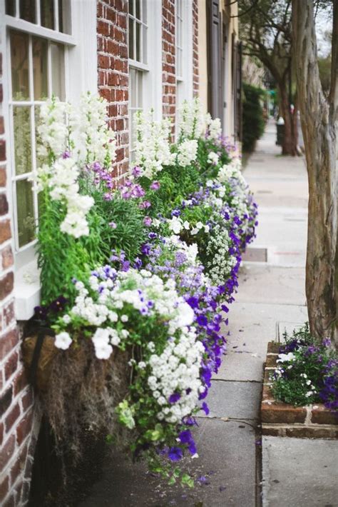 We find clever solutions for creating gardens in small, urban and indoor spaces. Window Box Style! | The Well Appointed House Design ...