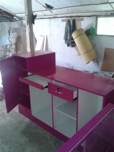 Meja kasir toko leter l ini digunakan sebagai meja transaksi meja kasir ini cocok sekali di pakai di toko toko kebutuhan apapun. interior design & specialist meja kasir: meja kasir pink ...