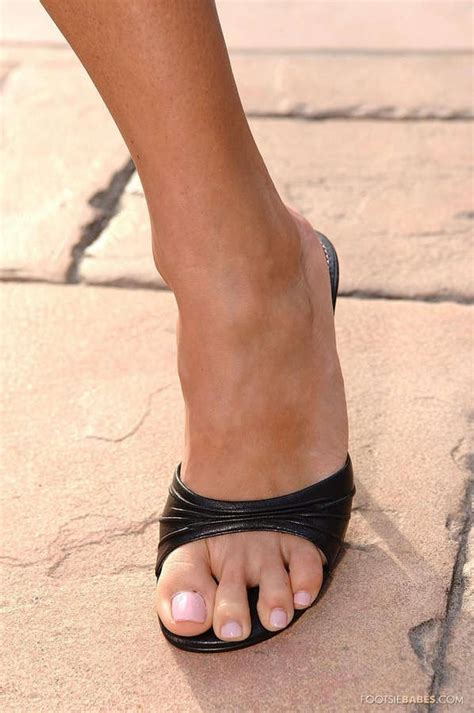 Anita Dark Feet Photos Celebrity Feet Com