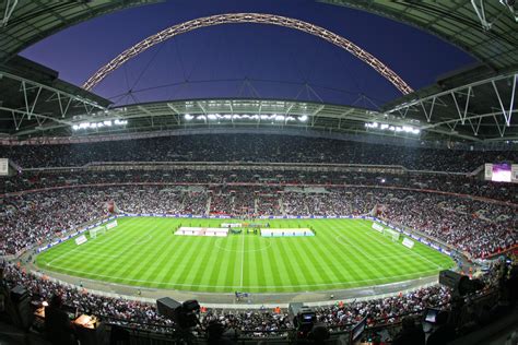 This world famous venue hosts sporting events and concerts. Wembley Stadium Wallpapers - Wallpaper Cave