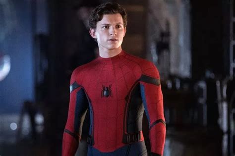 Spidermans Tom Holland Teases In Pantless Interview While Promoting Apple Tvs Cherry Daily Star