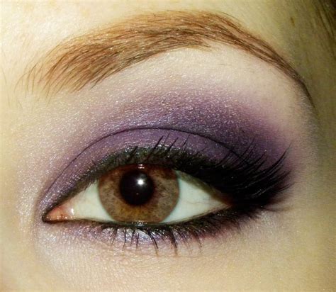 To finish off the makeup, reach for a brown or neutral lipstick with a pink or peach undertone. 30+ Gorgeous Eye Make-up Ideas For Your Attractive Eyes