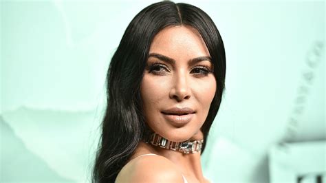 Kim Kardashian Exhibe Un Close Up De Su Psoriasis Facial Foto
