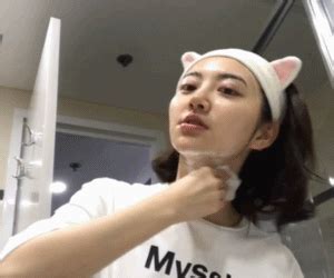 分享到： qq空间 新浪微博 腾讯微博 人人网 微信. 女星拍9年戲挨酸沒演技!「洗臉開直播」卸妝後人氣飆 | ETNEWS星光雲 | ETNEWS新聞雲