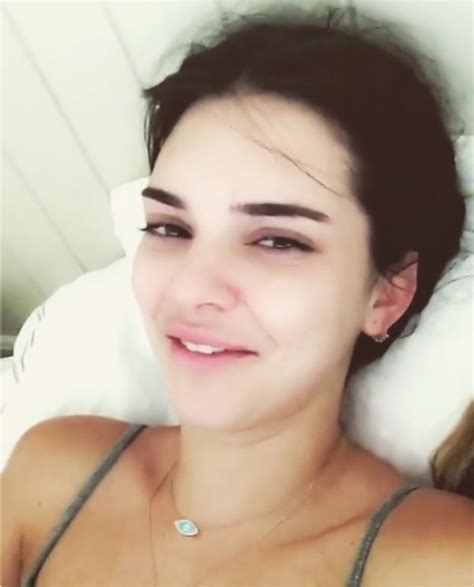 She's not wearing any makeup! Kendall Jenner Without Makeup is Still Naturally Beautiful