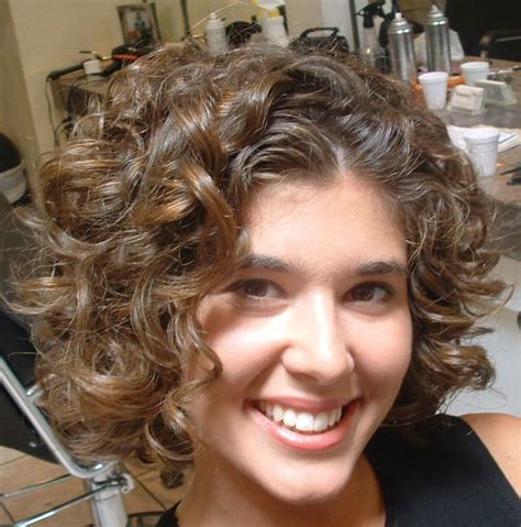 Arrange a bow and recreate this hairstyle in minutes. Pictures of Curly Hairstyles 80s