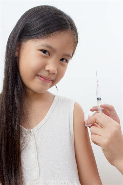 Trẻ em trên 3 tuổi và người lớn: Hãy tiêm vắc-xin ngừa thuỷ đậu cho trẻ trong năm học mới