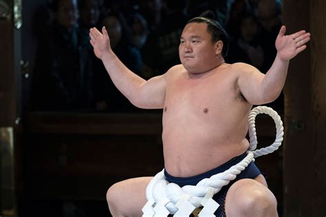 Top Sumo Wrestler Tests Positive For Covid 19 In Japan