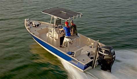 The New 22 Bay Boat From Lowe The Center Console Aluminum Boat
