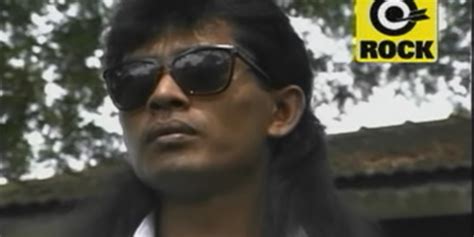 We did not find results for: Lirik Lagu Suci dalam Debu - Iklim | Diadona.id