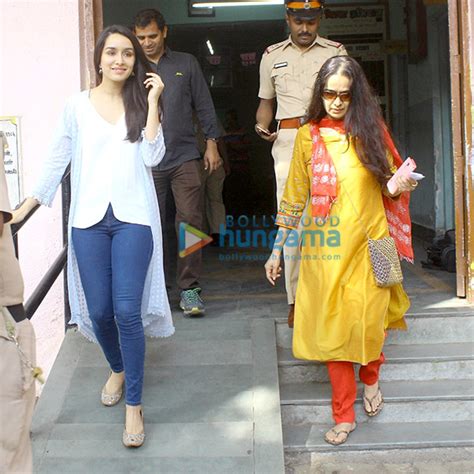 Actor shraddha kapoor has shared a very special picture to mark the auspicious day of gudi padwa. Shraddha Kapoor votes with her mother at Juhu | Parties & Events - Bollywood Hungama