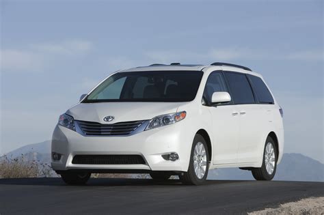 2011 Toyota Sienna Le Se And Limited