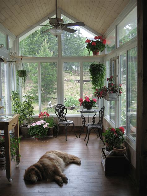 Here are several ideas on how to make your screened porch the best place in the house that you can try. Creative Planting Screened Porch Design Ideas | Porch ...