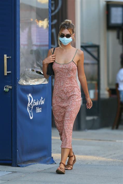 Posted on april 10, 2020june 12, 2020 by kass. Emily Ratajkowski Outfit 07/09/2020 • CelebMafia