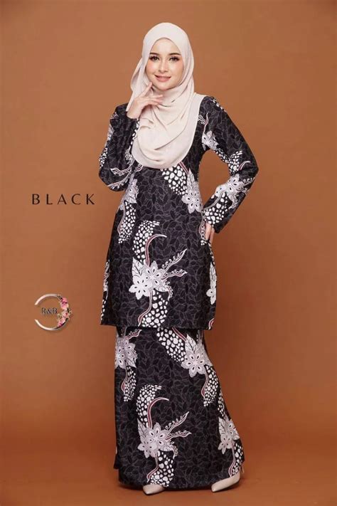 Contoh Baju Kurung Moden Batik Beautiful Female Model Wearing Batik