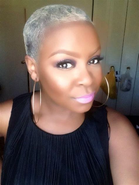 20 Best Short Hairstyles For Black Women With Gray Hair