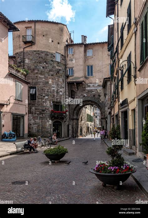 Lucca Tuscany Italy Old Streets Stock Photo Alamy