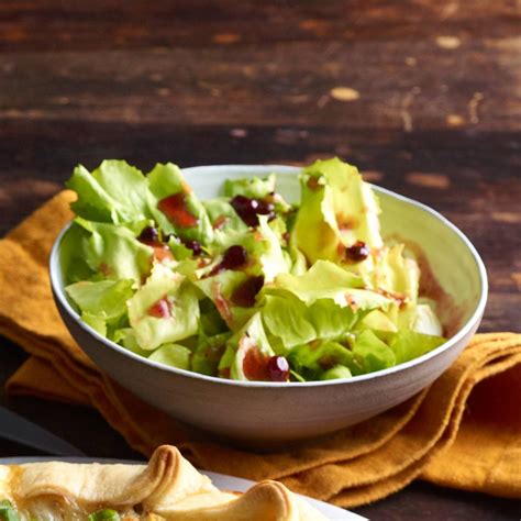 Endiviensalat mit Preiselbeeren- Dressing
