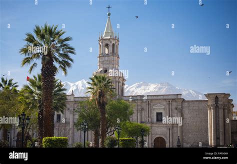 La Catedral Colonial De Arequipa Famoso Destino Turístico Y