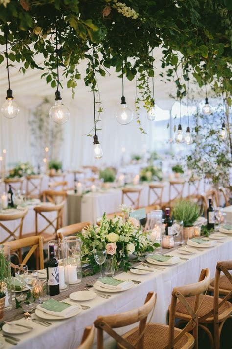 Tasteful Ways To Add The Liveliness Of Green In Your Wedding