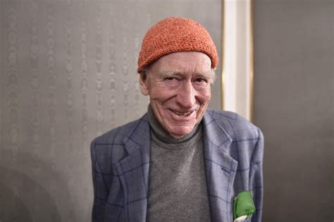 The olav thon group is owned by the olav thon foundation and is primarily involved in the property and hotel business. Olav Thon | Olav Thon: - Barnløsheten har gitt meg frihet