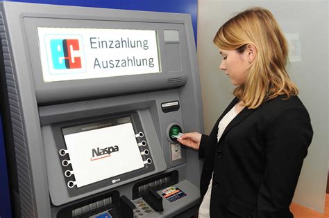 Deutsche bank erhöht kursziel von 31 auf 33 euro (apa). Geldautomat