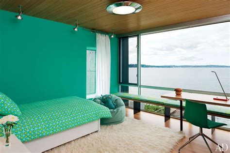 Plan the layout of a teenage bedroom. 12 Adorable and Inspiring Kids' Rooms | HuffPost