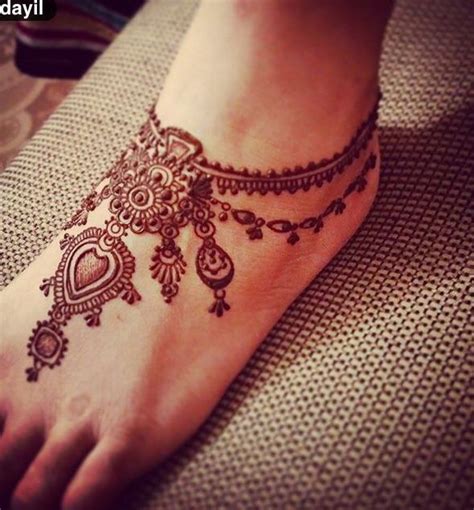 On april 29, 2021 if you've been active on social media in the last couple of years, you may have seen some celebrities such as kendall jenner dabbling into the world of henna tattoos. Nails & Henna - | Henna tattoo designs, Foot henna, Legs ...