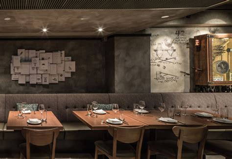 Vintage Restaurant Decor - InteriorZine
