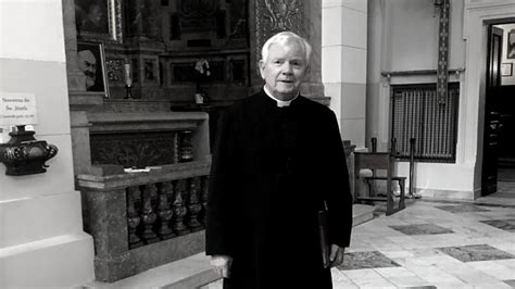 Aktor najbardziej znany był ze swojej kultowej roli porucznika borewicza w serialu 07 zgłoś się. Nie żyje ks. prałat Bronisław Piasecki | Archidiecezja ...